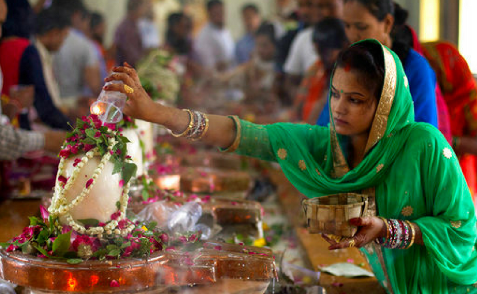 साउन महिनाको चौथो सोमबार, शिवालयमा भक्तजनको भीड