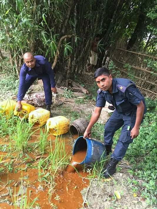 सप्तरीको सुरुङ्गा नगरपालिकामा घरेलु मदिरा नष्ट