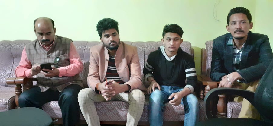 प्रहरीले नियम विपरित कुखुरा नष्ट गरेको व्यापारीको आरोप