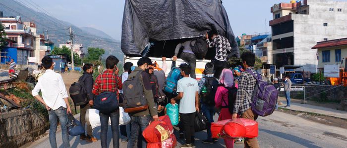 चार ट्रक भारतीय मजदुर नियन्त्रण