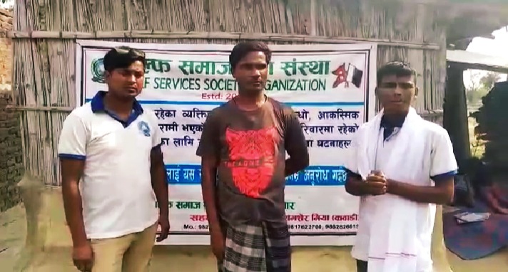 परालाइसिस पीडितलाई गल्फ सेवा समाजले गरे आर्थिक सहयोग