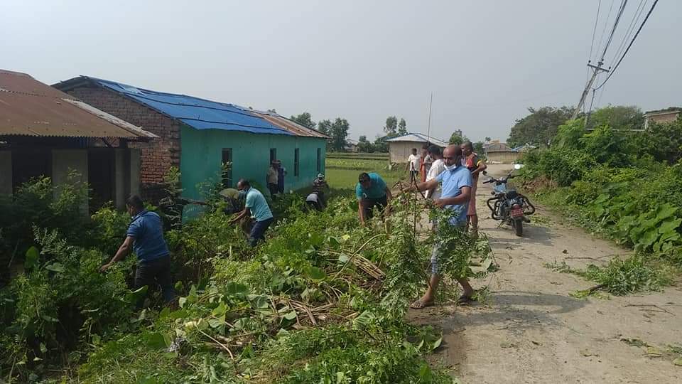 वडाध्यक्ष यादव जुडे विद्यालय सरसफाइमा