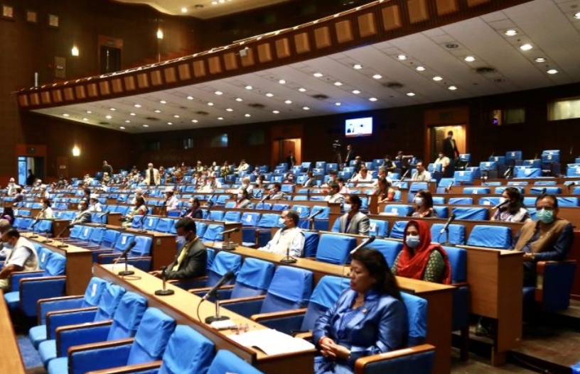 किसानलाई मल र विद्यार्थीलाई पाठ्यपुस्तक उपलब्ध गराउन सांसदहरूको माग