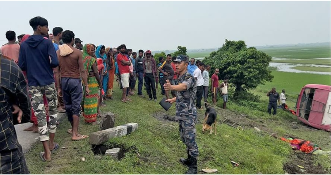 सप्तरीमा बस दुर्घटना हुँदा एकजनाको ज्यान गयो, ११ जना घाइते