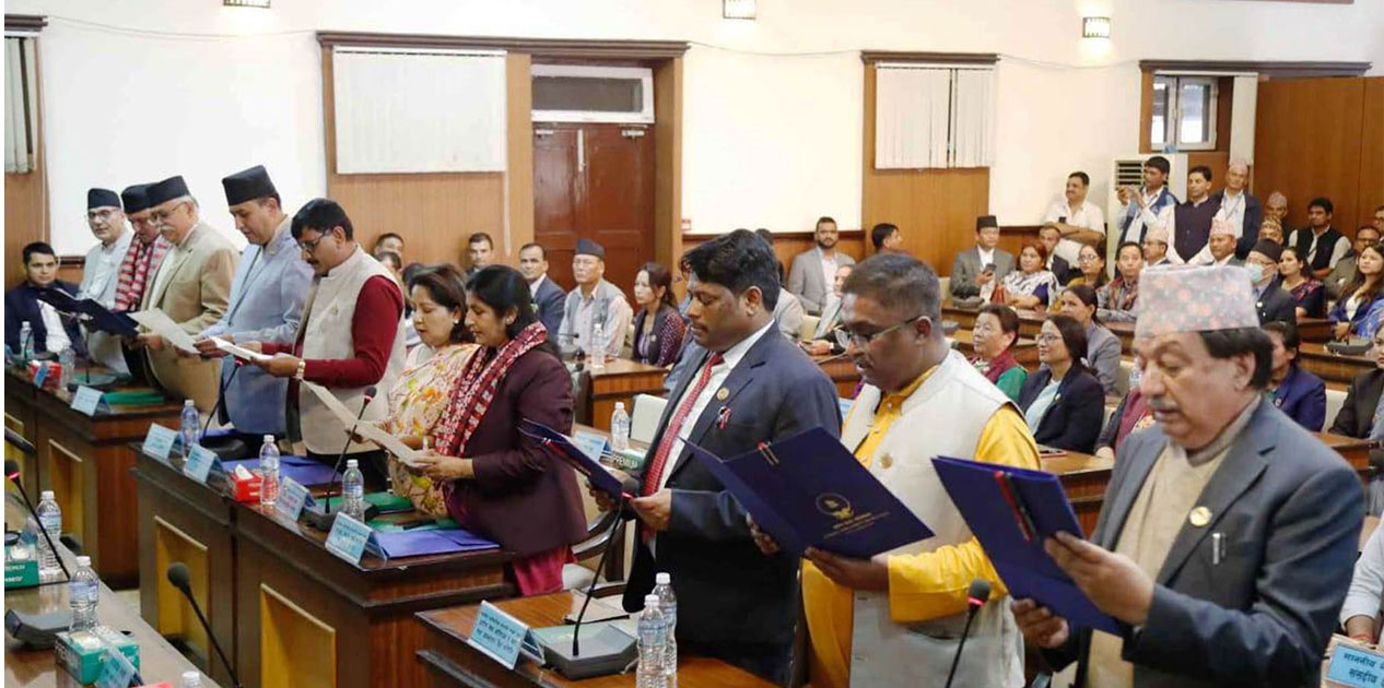 संसदीय समितिका सभापतिहरूले गरे शपथ ग्रहण