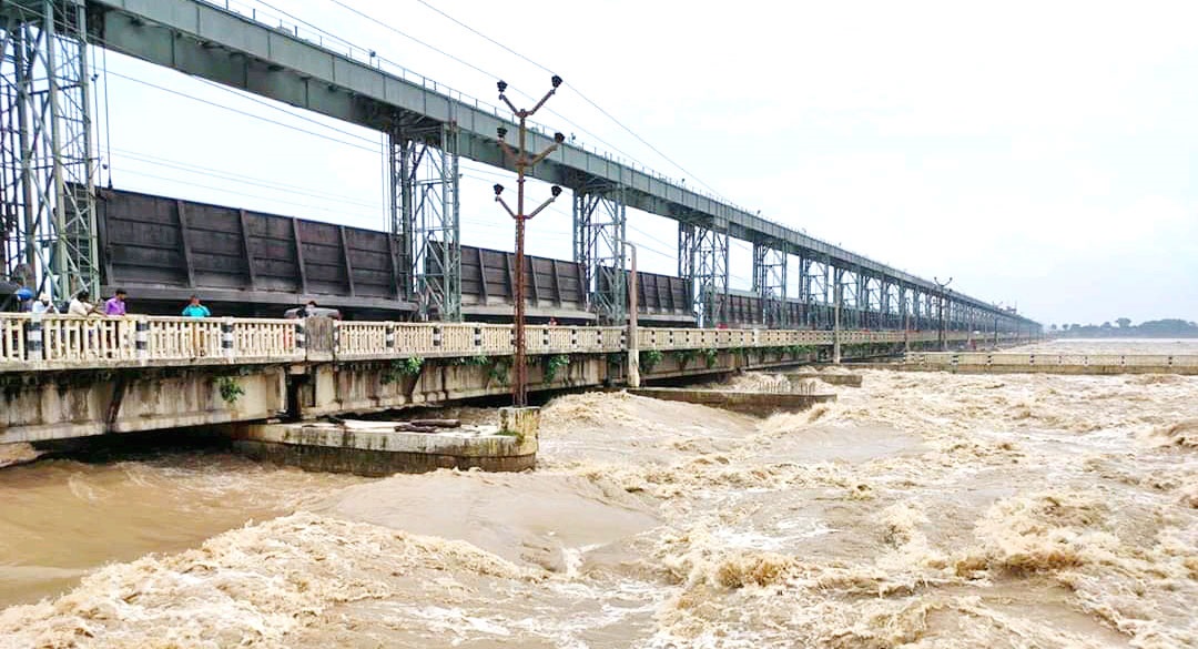 कोशी ब्यारेजका ४१ ढोका खोलिए